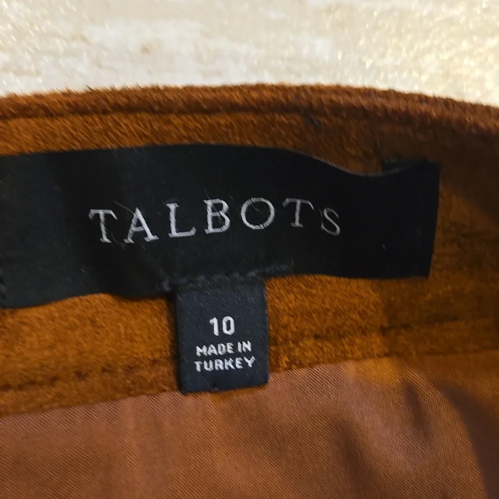 Talbot's Caramel Brown Faux Suede Stylish Pencil Skirt - Picture 4 of 7